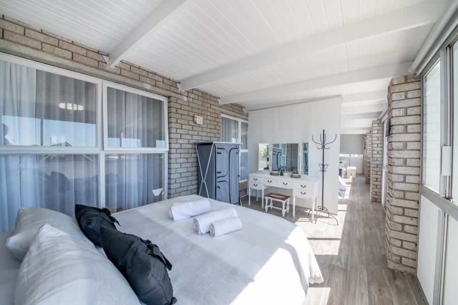 4 Bedroom Property for Sale in Pringle Bay Western Cape